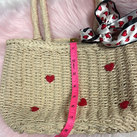Cream and Red Tote Bag with Playful Accents for the summer - Picture 7 of 9